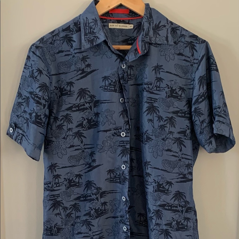 Age of wisdom Men’s Blue Hawaiian Short Sleeve Shirt Button up Size Small soft